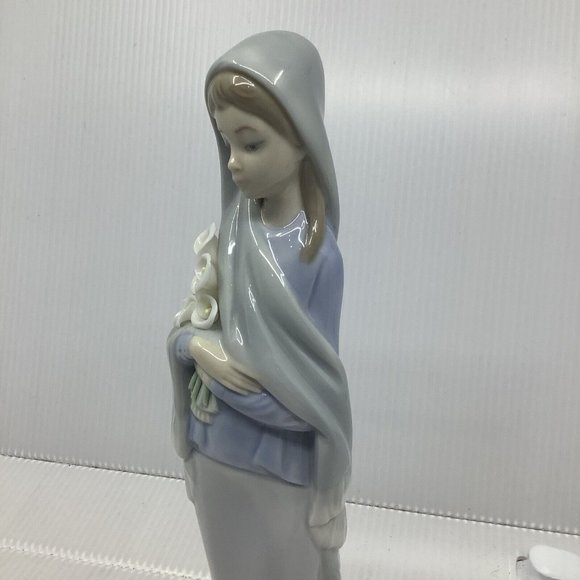 Vintage  LLADRO GRACEFUL Lady With Calla Lillies Flowers #4650 * RETIRED * - Picture 6 of 10